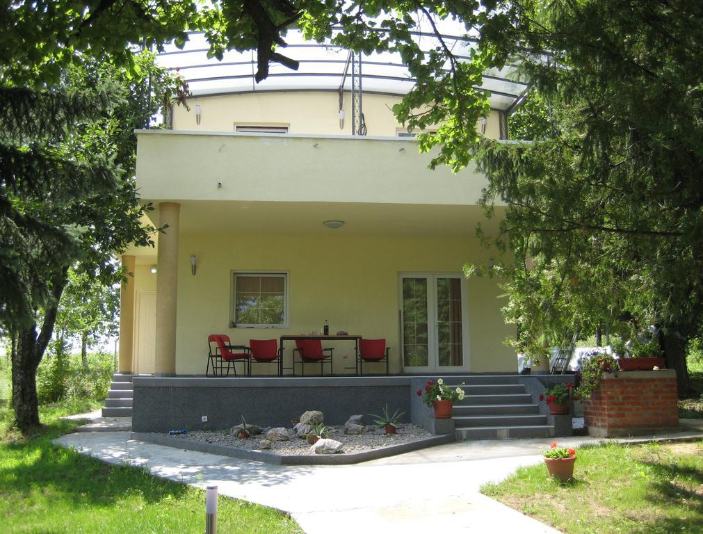 Apartments Fruskogorje Sremski Karlovci Exterior photo